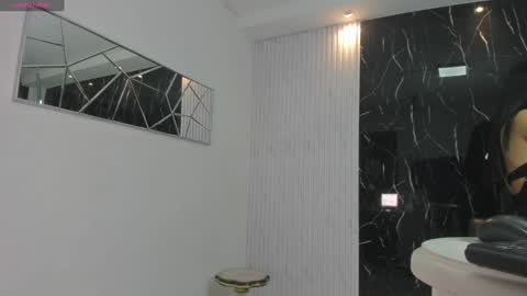 Snapshot of estephany_doll chatting on 01.16.25 Estephany online show from 01.16.25