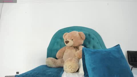 Snapshot of estephany_doll chatting on 12.02.25 Estephany online show from 12.02.25