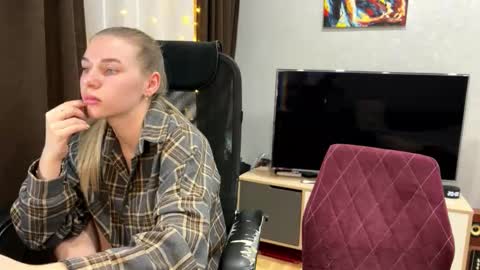 Ester online show from 03.01.26