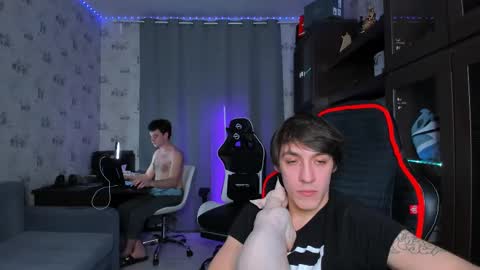 LOUIS online show from 02.23.25