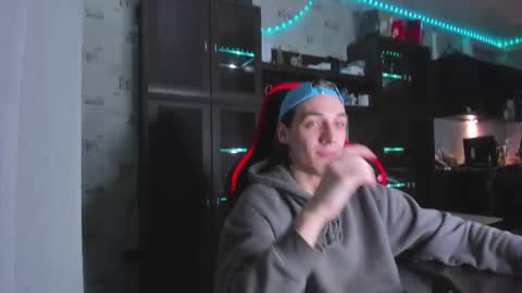 LOUIS online show from 10.14.25