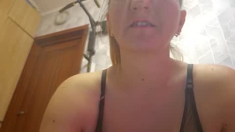 Snapshot of estrellawalters chatting on 09.30.25 estrellawalters online show from 09.30.25