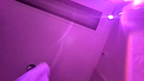 et528007 online show from 09.18.25