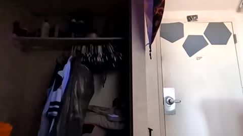 et528007 online show from 04.15.26