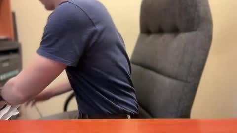 Snapshot of etat_on chatting on 02.17.25 Tom online show from 02.17.25