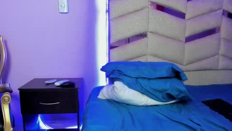 Snapshot of eterea_blow chatting on 01.13.25 Eterea online show from 01.13.25