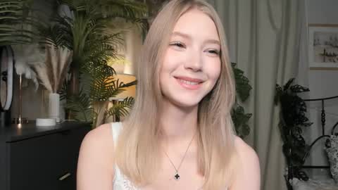 Snapshot of eternity_cuite chatting on 10.19.25 Natalie online show from 10.19.25