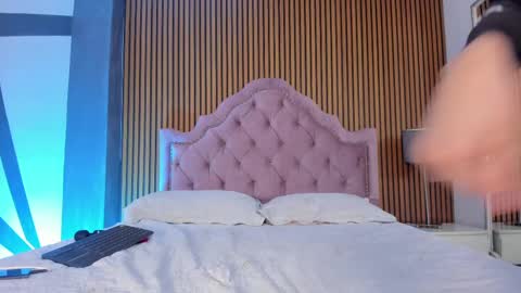 ethaancox online show from 09.12.25