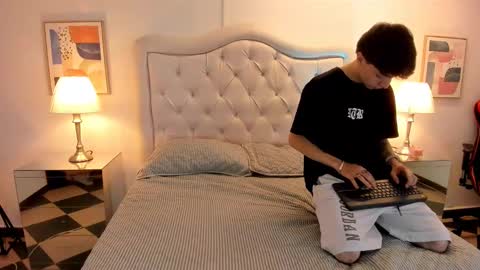 Snapshot of ethan_and_ava chatting on 01.27.25 ethan and ava online show from 01.27.25