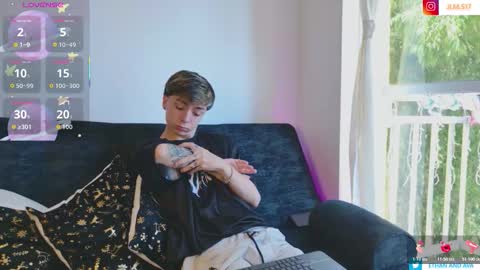 Snapshot of ethan_and_ava chatting on 12.03.25 ethan and ava online show from 12.03.25