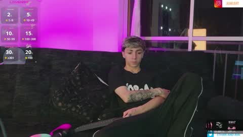 Snapshot of ethan_and_ava chatting on 05.15.26 ethan and ava online show from 05.15.26