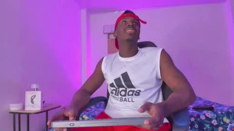 Snapshot of ethan_travis0 chatting on 10.07.25 ethan travis online show from 10.07.25