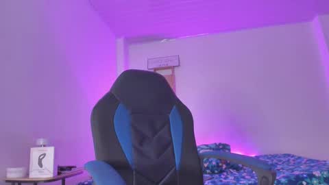 Snapshot of ethan_travis0 chatting on 10.10.25 ethan travis online show from 10.10.25