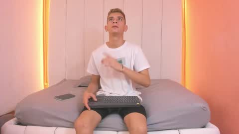 ethanhot_os online show from 04.04.26