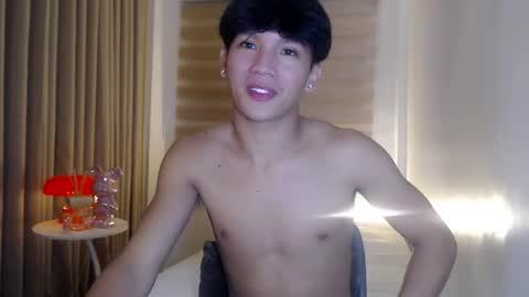 Snapshot of etherealboytoy4hire chatting on 06.17.26 Rey online show from 06.17.26