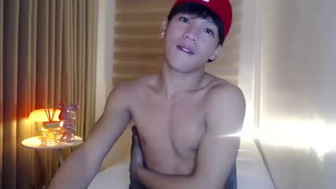 Snapshot of etherealboytoy4hire chatting on 06.18.26 Rey online show from 06.18.26