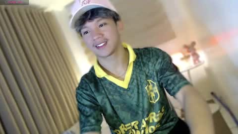 Snapshot of etherealboytoy4hire chatting on 08.08.26 Rey online show from 08.08.26