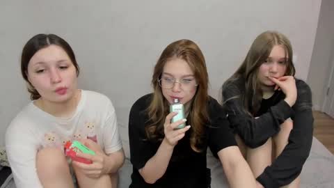 Snapshot of eumomino chatting on 02.22.25 Veronica Tiia Lilith left to right online show from 02.22.25