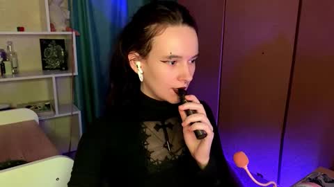 Snapshot of eunabiddlecome chatting on 03.16.26 Kate online show from 03.16.26