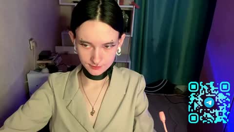 Snapshot of eunabiddlecome chatting on 04.15.26 Kate online show from 04.15.26