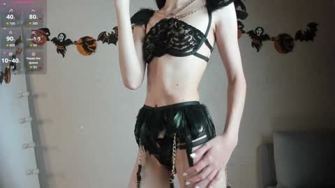 Snapshot of euphoria_life chatting on 10.24.25 Molly online show from 10.24.25