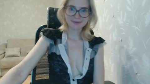 eva2323 online show from 11.13.25