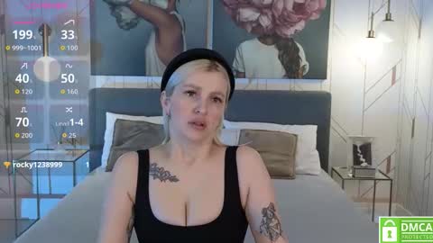 Snapshot of eva__summers chatting on 11.17.25 Eva online show from 11.17.25