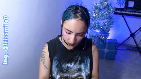 Iris Smile  independent model online show from 12.31.24