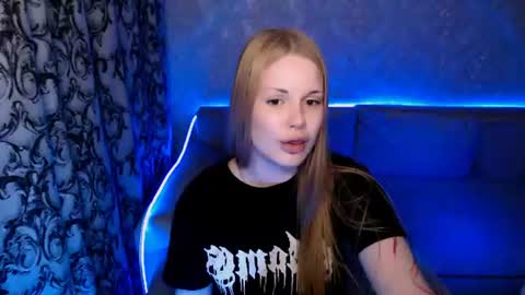 Snapshot of eva_ellis chatting on 06.12.26 Eva online show from 06.12.26