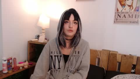 E V A online show from 12.04.24