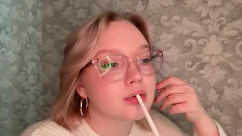 eva_kittenn online show from 09.14.25