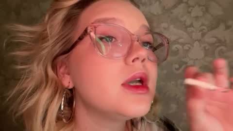 eva_kittenn online show from 10.16.25