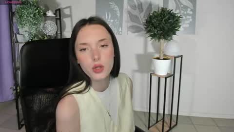 Snapshot of eva_leeee chatting on 06.18.26 Eva online show from 06.18.26