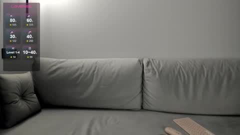 Snapshot of eva_loveme chatting on 10.13.25 Eva online show from 10.13.25