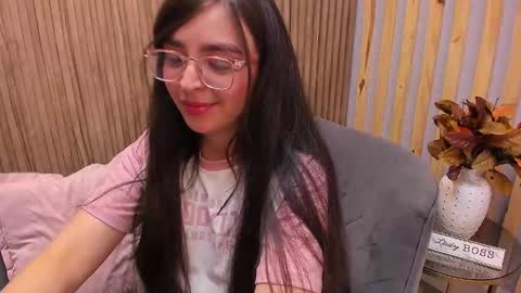 Snapshot of eva_macalliter chatting on 02.02.25 Angelinne online show from 02.02.25