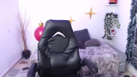 Eva  online show from 12.14.25