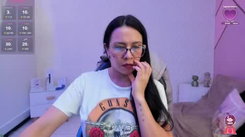 Snapshot of eva_mermaid chatting on 04.29.26 Eva online show from 04.29.26