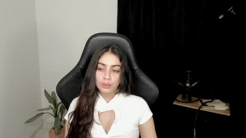 eva_monn online show from 01.05.25