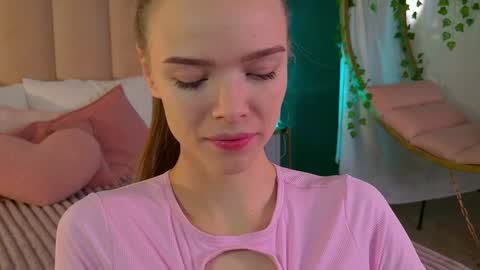 Snapshot of eva_natsumi chatting on 12.05.24 Eva online show from 12.05.24