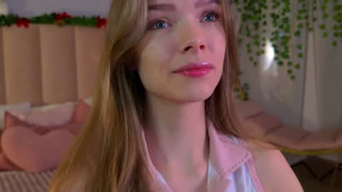 Snapshot of eva_natsumi chatting on 12.14.24 Eva online show from 12.14.24