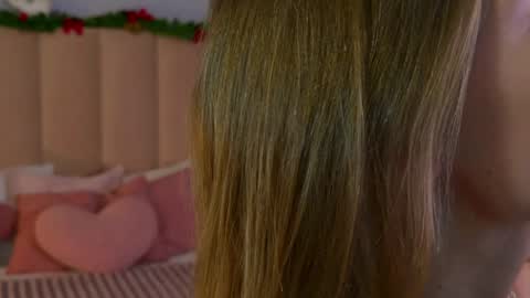 Snapshot of eva_natsumi chatting on 12.31.24 Eva online show from 12.31.24