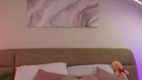 Snapshot of eva_natsumi chatting on 01.20.25 Eva online show from 01.20.25