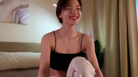 Snapshot of eva_natsumi chatting on 03.08.25 Eva online show from 03.08.25