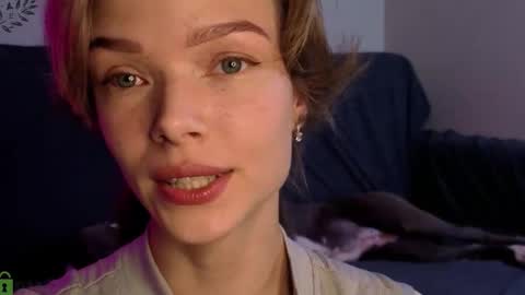 Snapshot of eva_natsumi chatting on 10.15.25 Eva online show from 10.15.25