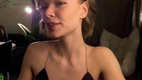 Snapshot of eva_natsumi chatting on 10.25.25 Eva online show from 10.25.25