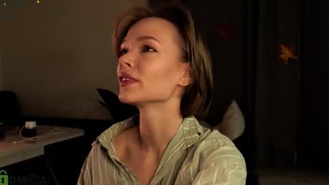 Snapshot of eva_natsumi chatting on 11.17.25 Eva online show from 11.17.25