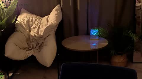 Snapshot of eva_natsumi chatting on 11.19.25 Eva online show from 11.19.25