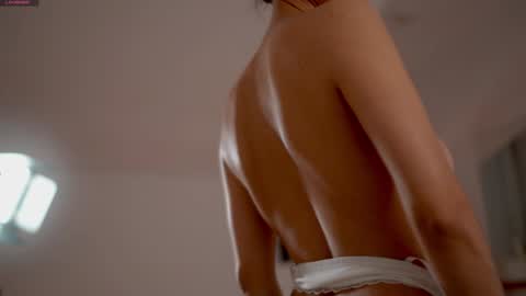 Snapshot of eva_ro chatting on 01.27.25 EVA online show from 01.27.25