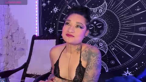 Snapshot of eva_sanderslee chatting on 11.09.25 Eva online show from 11.09.25