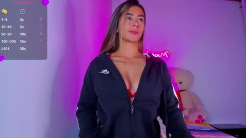 Eva Shinee online show from 01.20.25